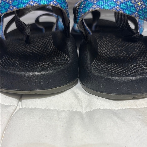 Chaco Z2 Yampa Vibram sandals Black Sandals with Blue Patterned Straps - Picture 5 of 13
